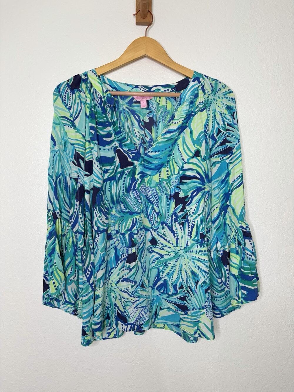 Lilly Pulitzer Matilda Silk Blouse Armadilly Dally Tropical Print Size Medium